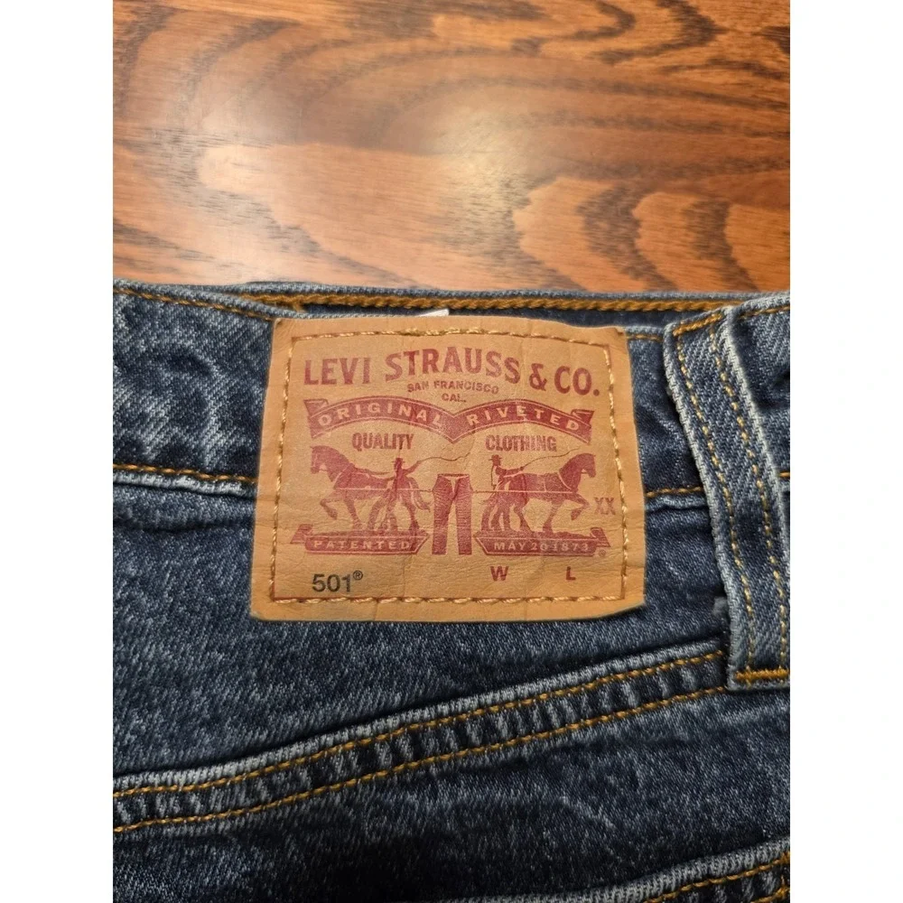 Levi's 501 Jean Shorts Womens Size 27‎ Cut Off Distressed Medium Blue Denim
